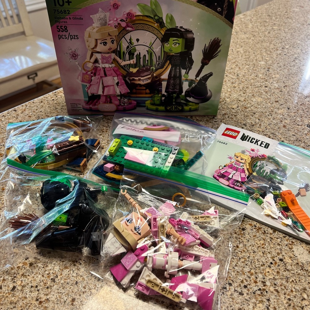 Wicked Legos - Glinda and Elphaba